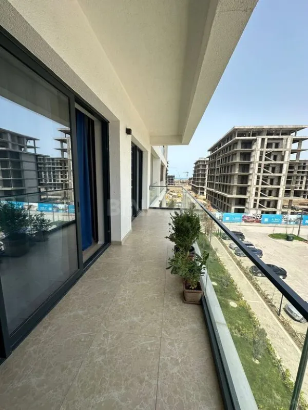Satılır 2 otaqlı mənzil 97.8 m²
