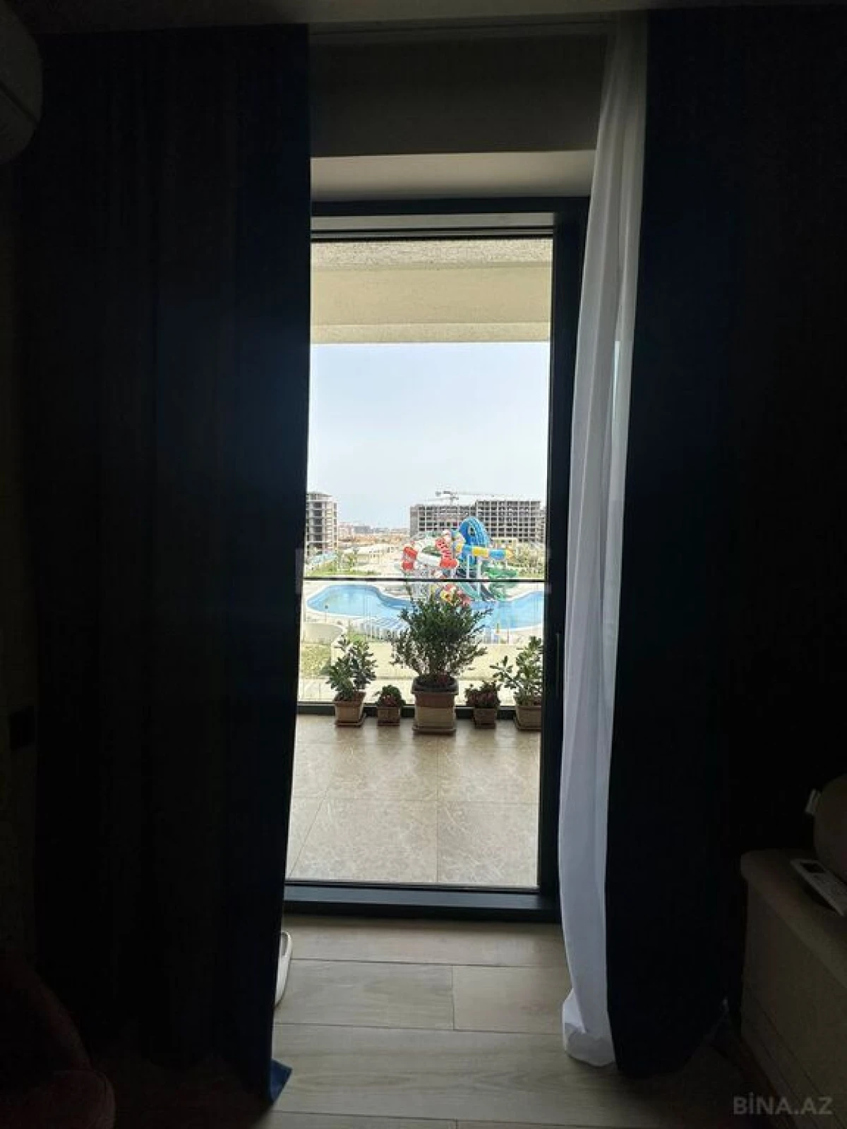Satılır 2 otaqlı mənzil 97.8 m²