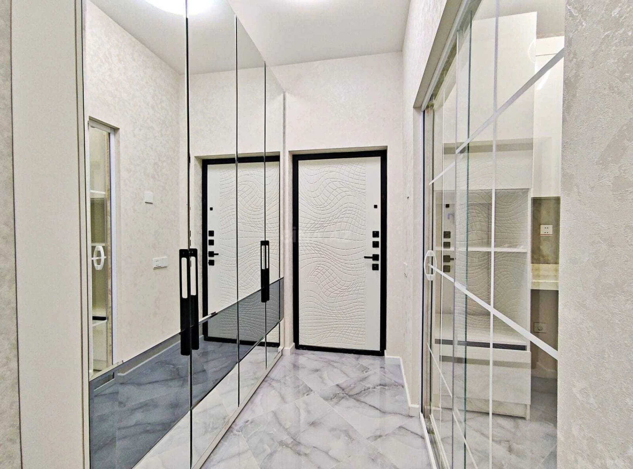 Satılır 2 otaqlı mənzil 69.8 m²