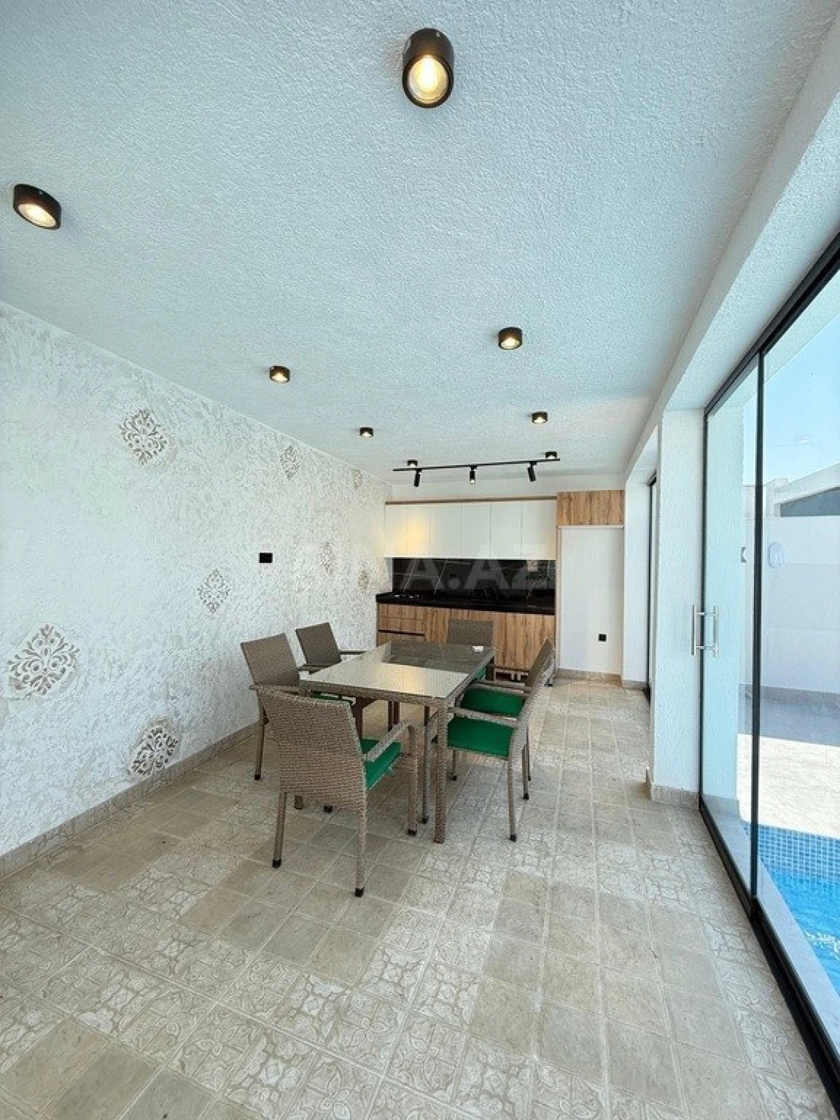 Satılır 4 otaqlı həyət evi 180 m²