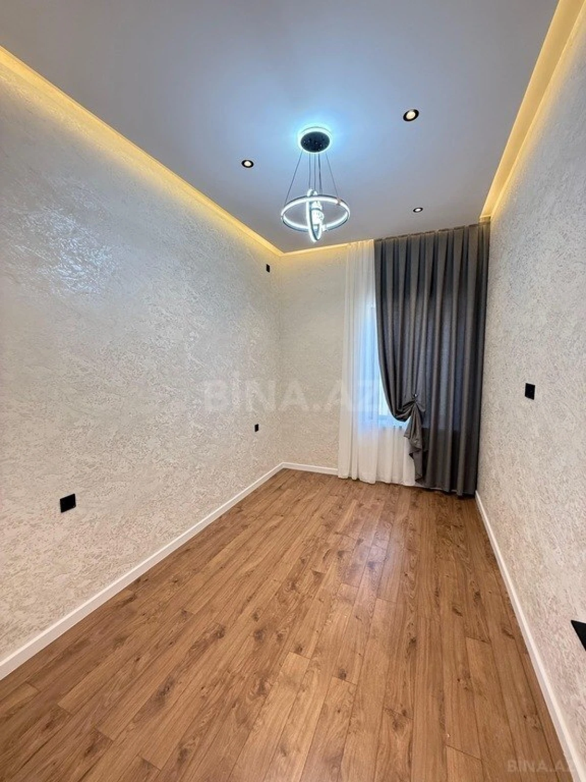 Satılır 4 otaqlı həyət evi 180 m²