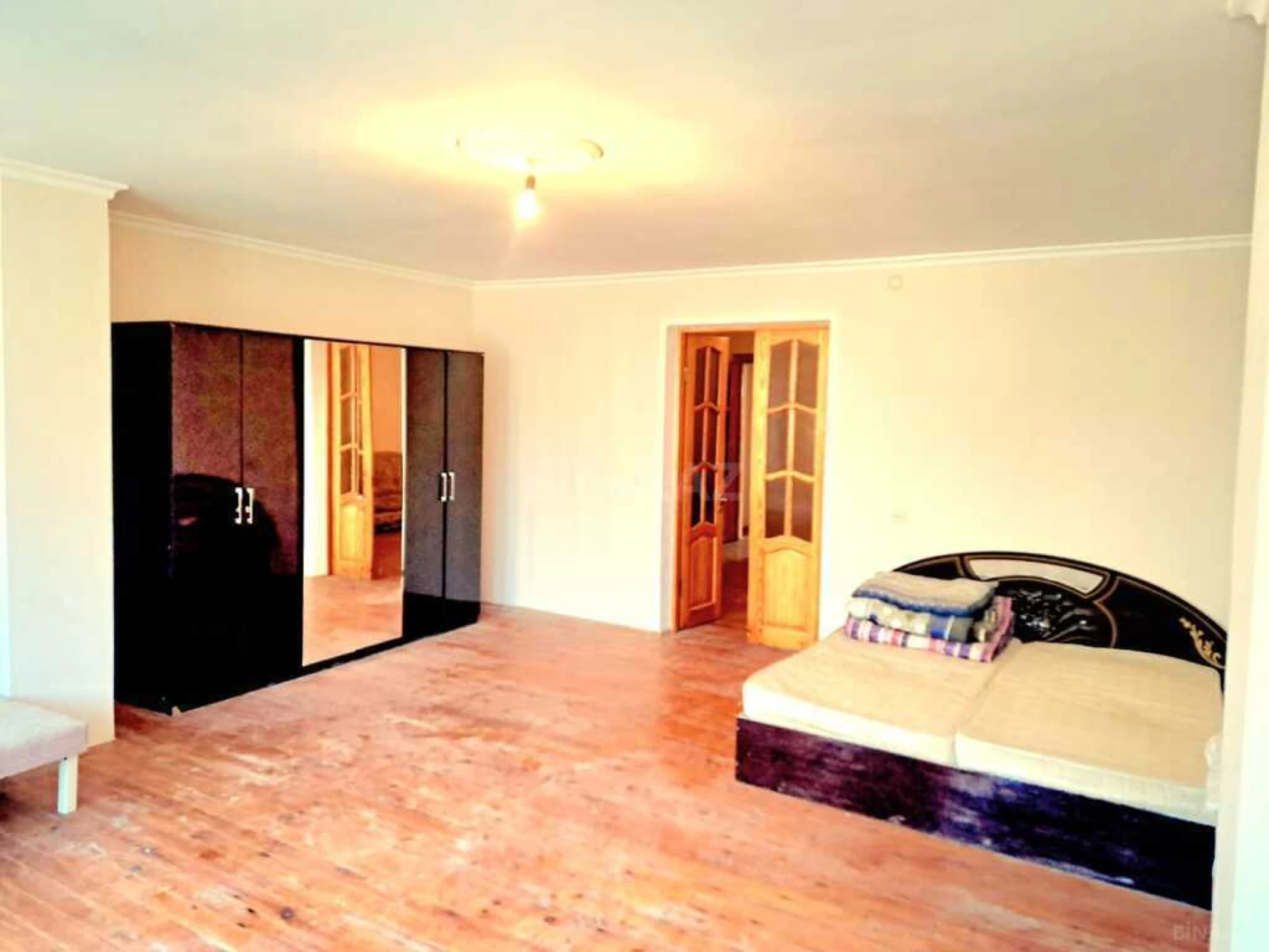 Satılır 7 otaqlı həyət evi 370 m²