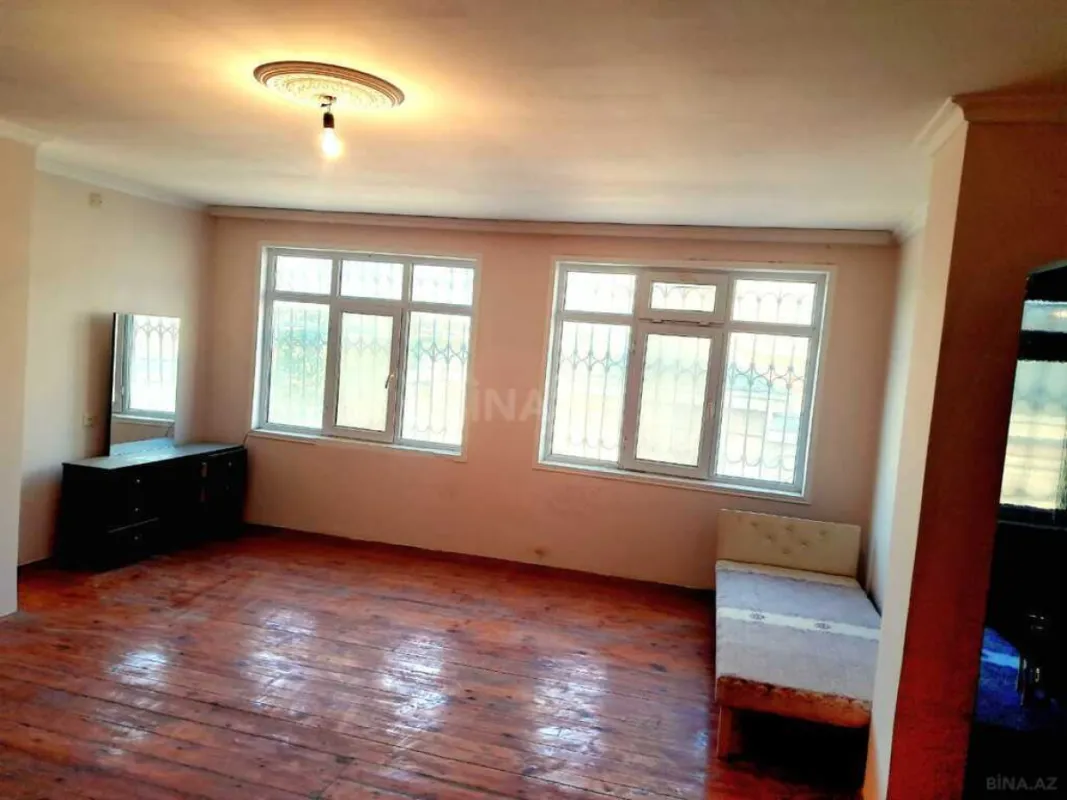 Satılır 7 otaqlı həyət evi 370 m²