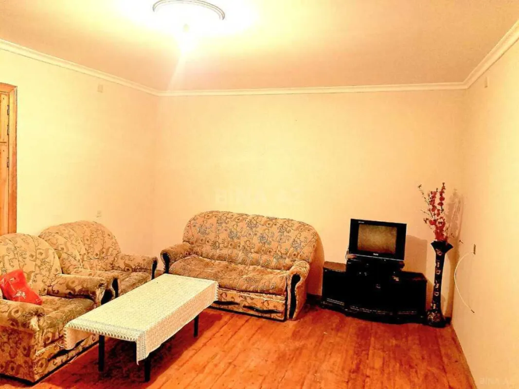 Satılır 7 otaqlı həyət evi 370 m²