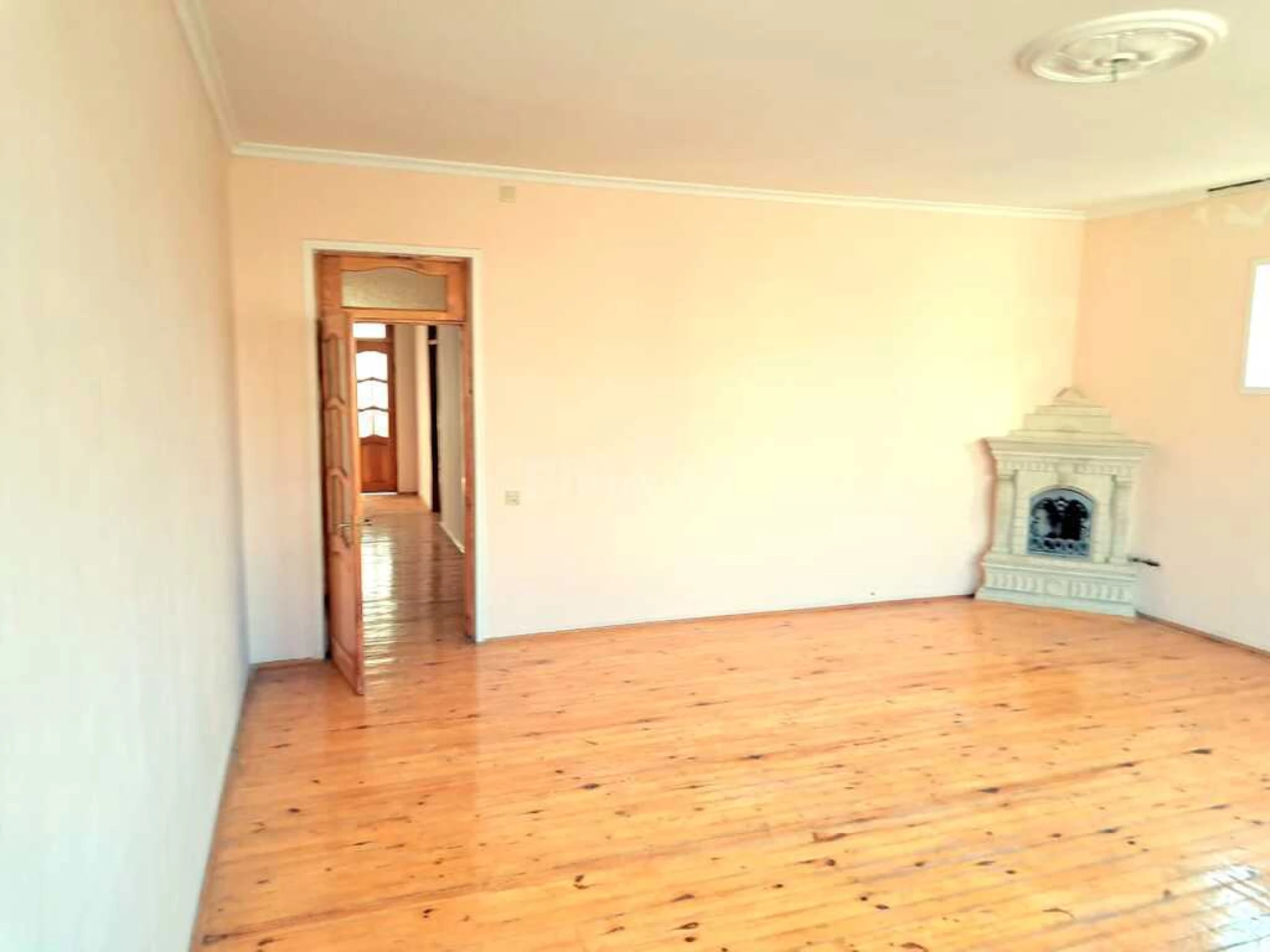 Satılır 7 otaqlı həyət evi 370 m²