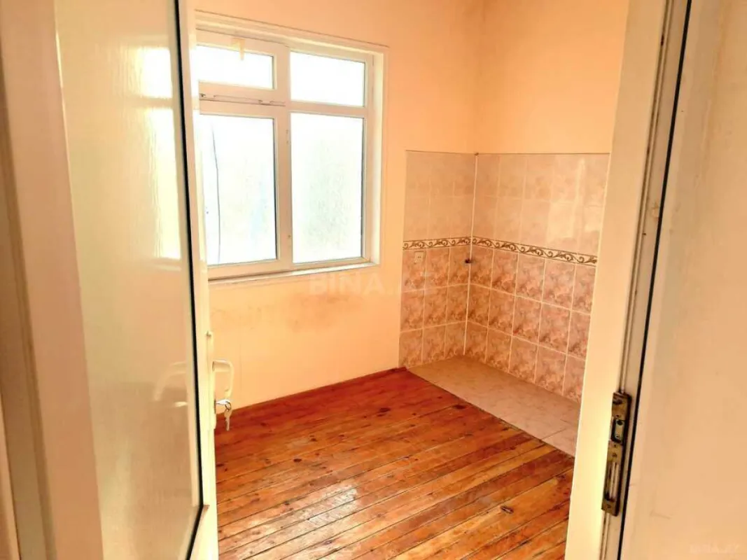 Satılır 7 otaqlı həyət evi 370 m²