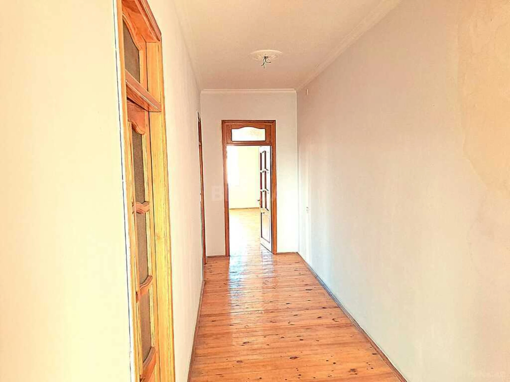 Satılır 7 otaqlı həyət evi 370 m²