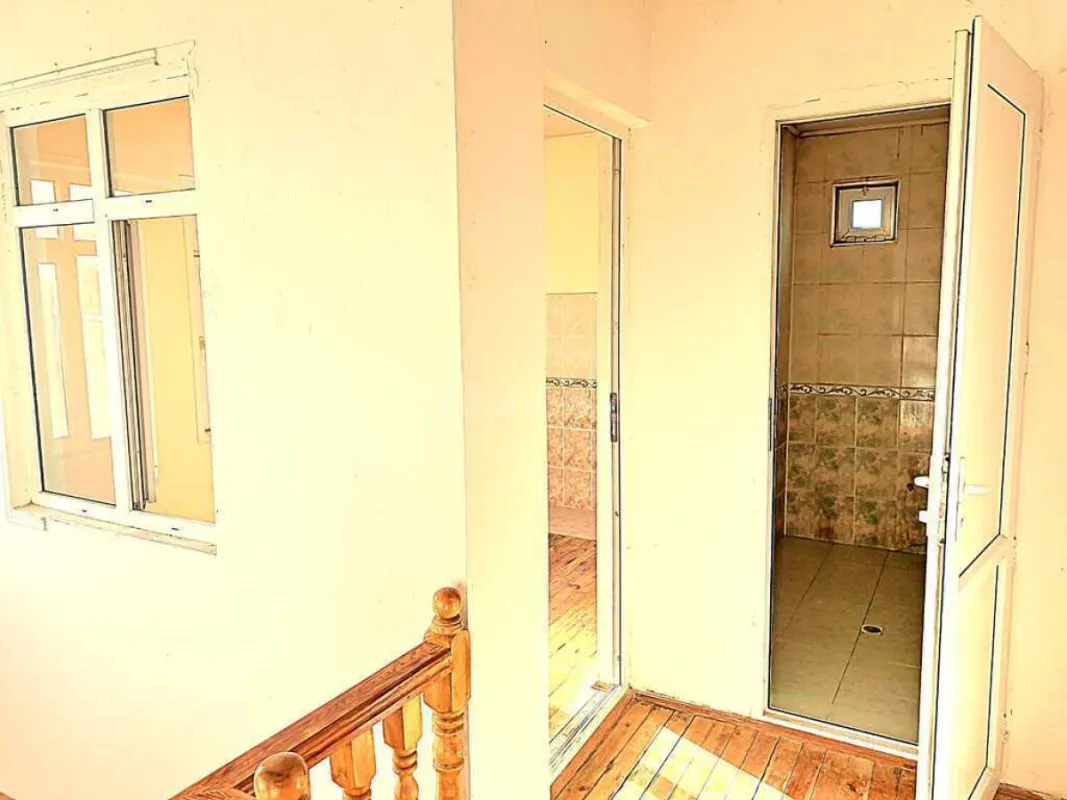 Satılır 7 otaqlı həyət evi 370 m²