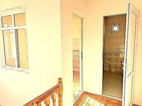 Satılır 7 otaqlı həyət evi 370 m²