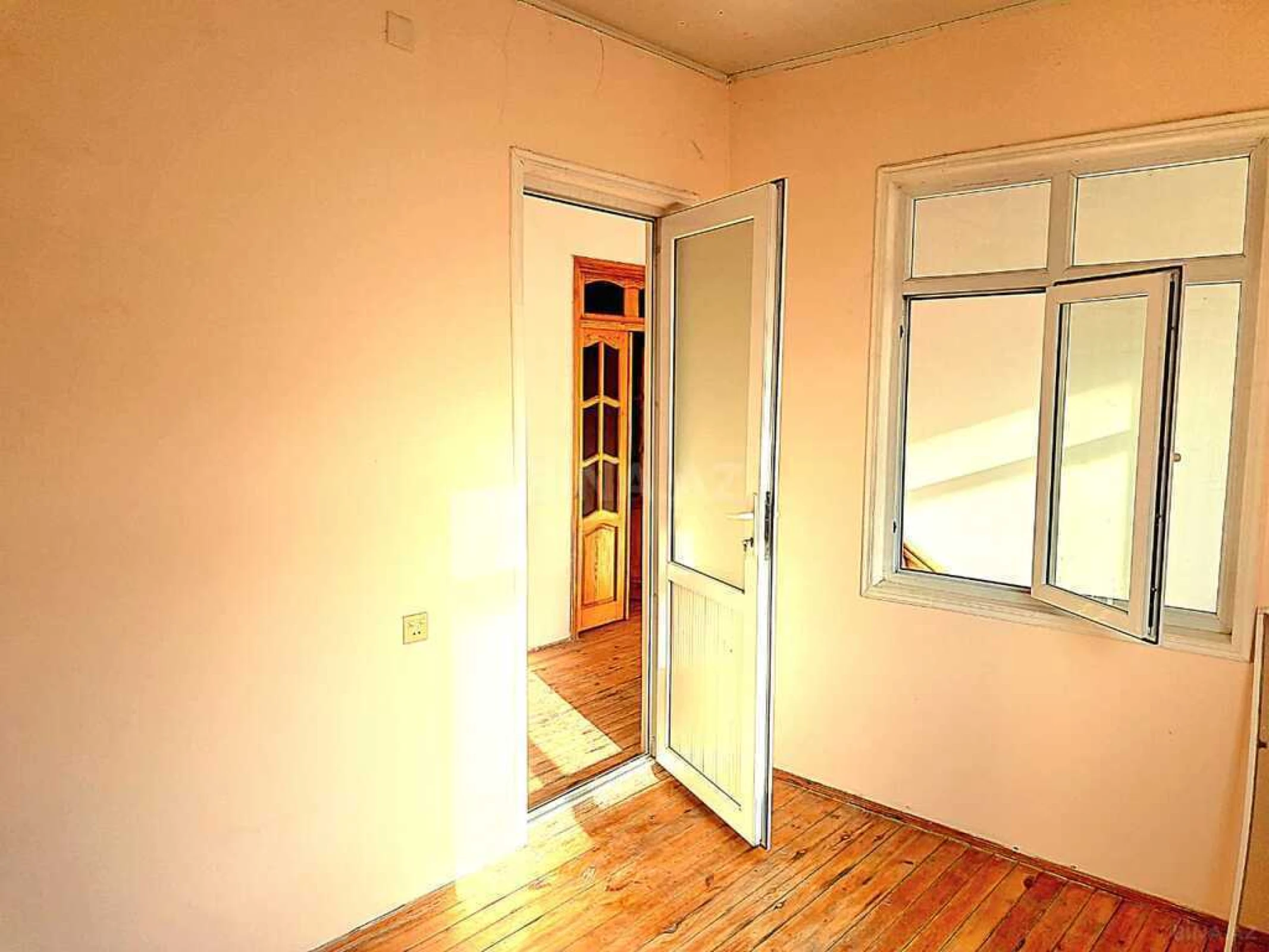 Satılır 7 otaqlı həyət evi 370 m²