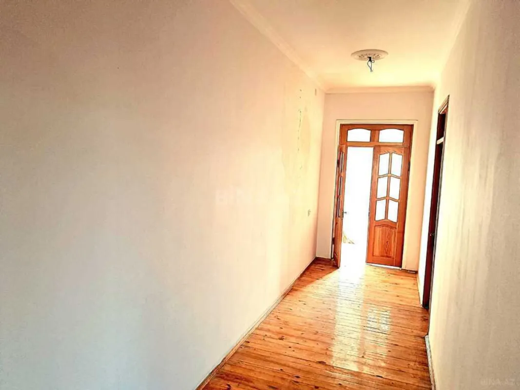 Satılır 7 otaqlı həyət evi 370 m²