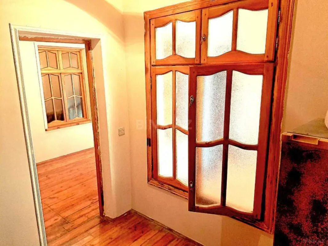 Satılır 7 otaqlı həyət evi 370 m²