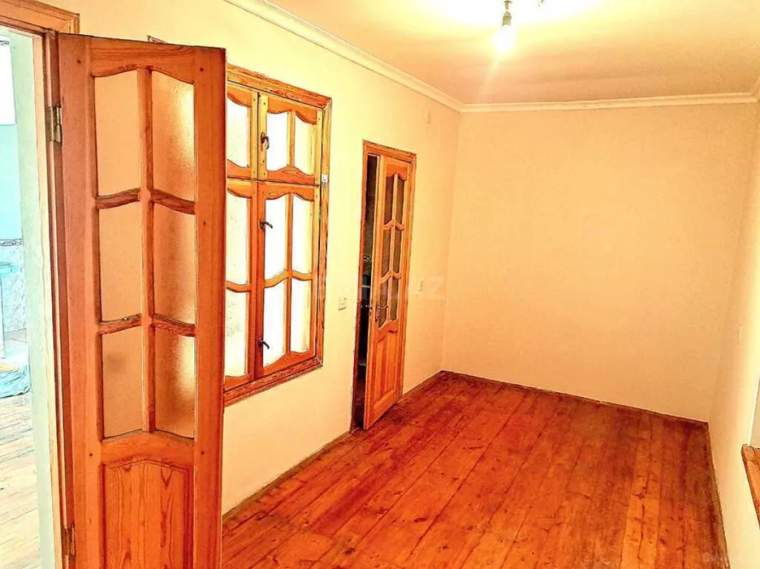 Satılır 7 otaqlı həyət evi 370 m²