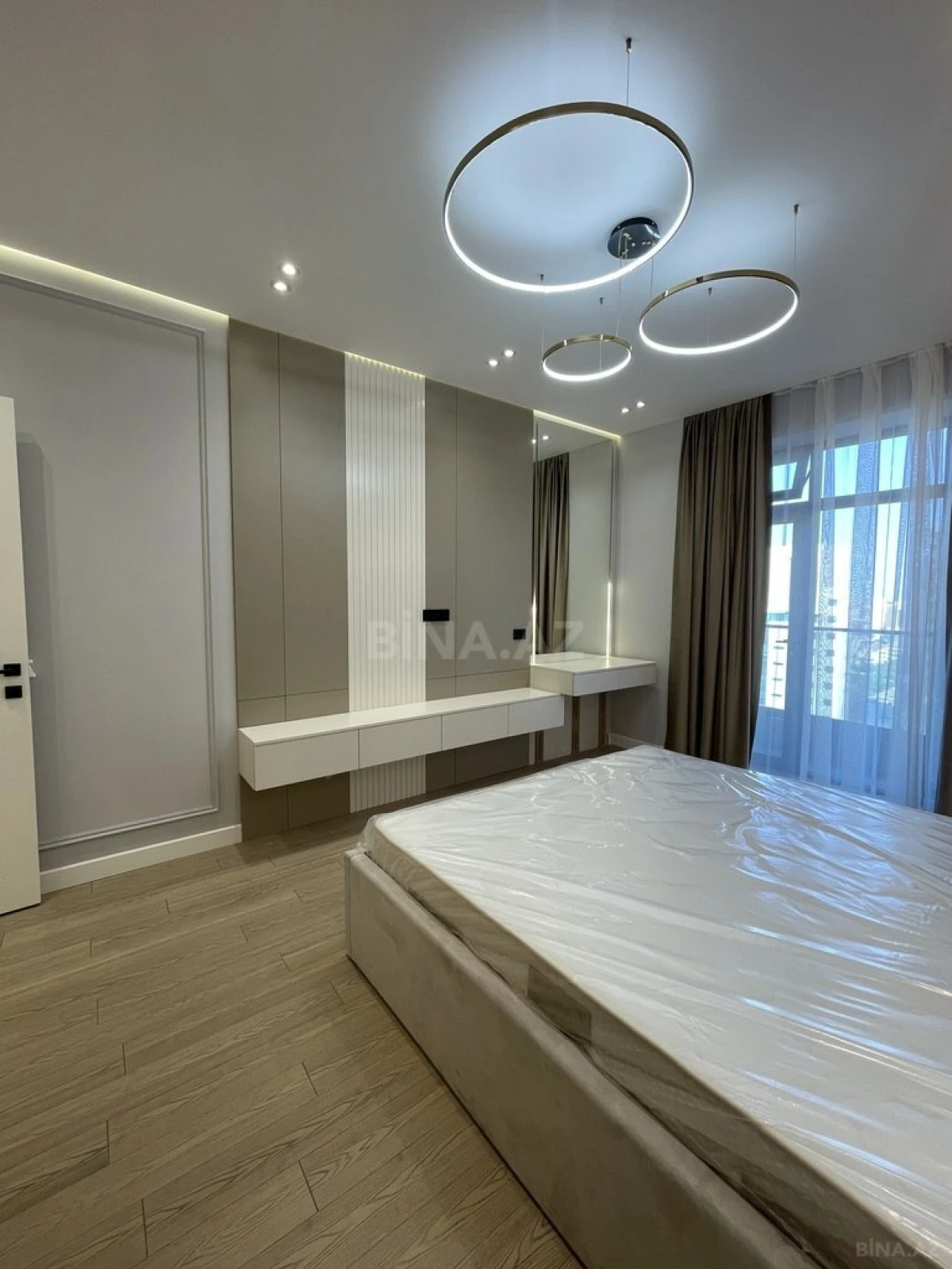 Satılır 3 otaqlı mənzil 103 m²