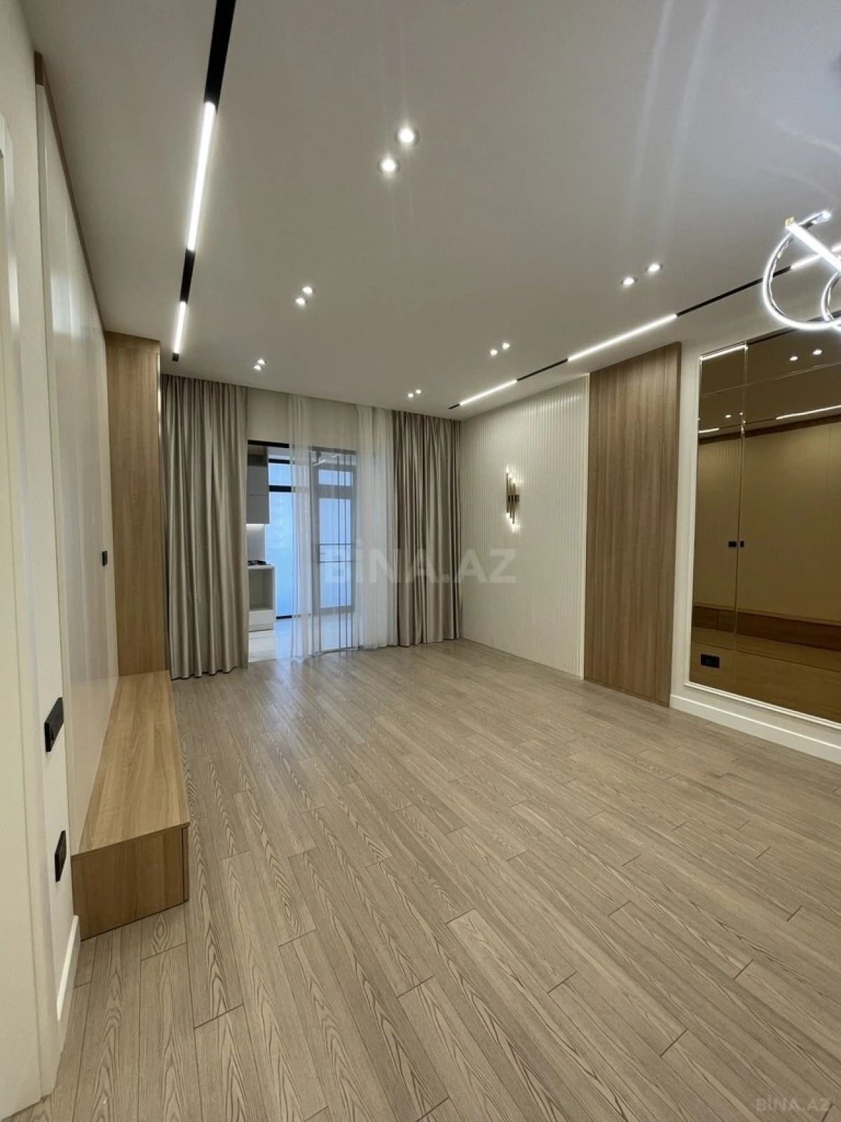 Satılır 3 otaqlı mənzil 103 m²