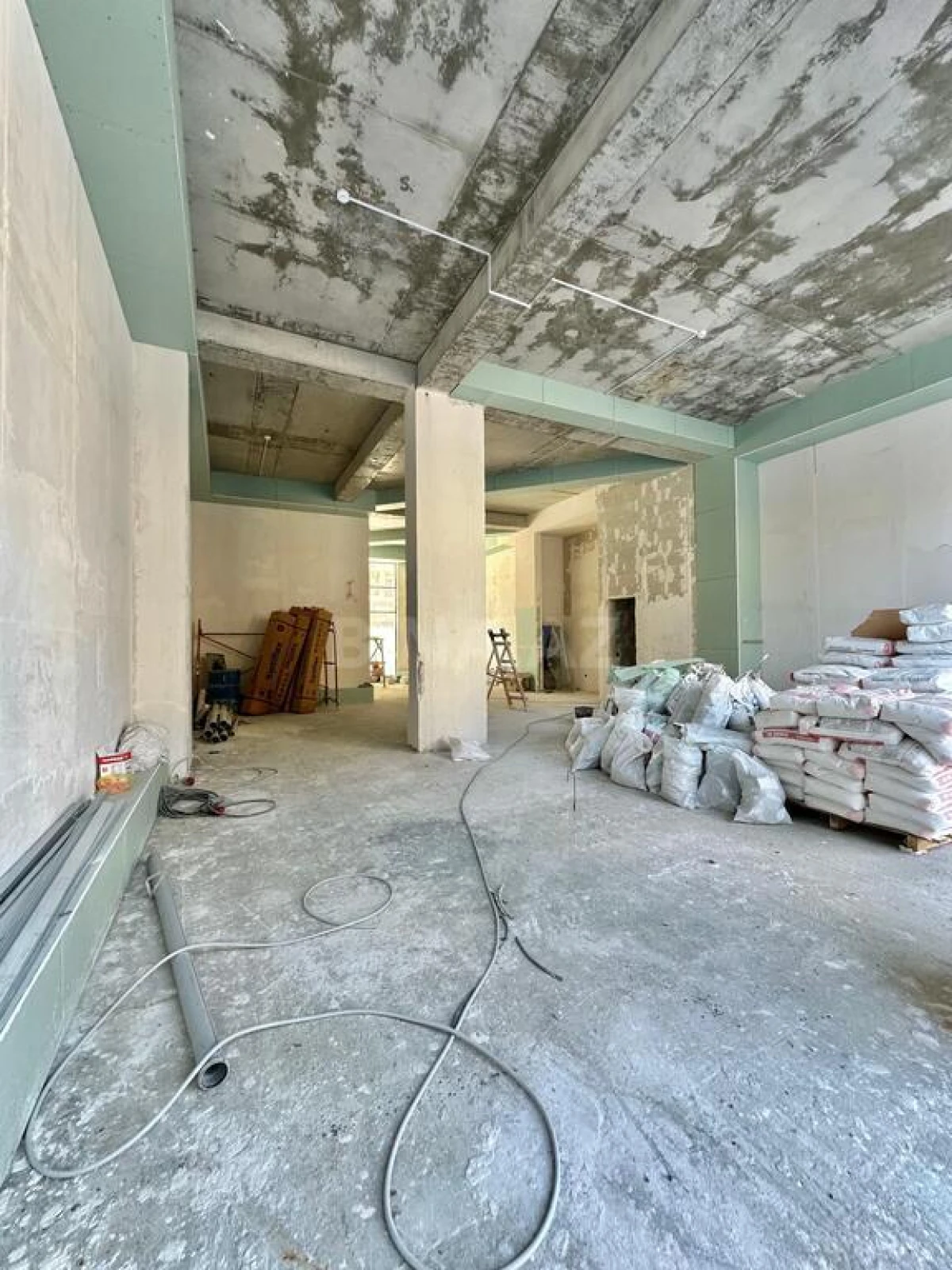 Kirayə verilir obyekt 110 m²