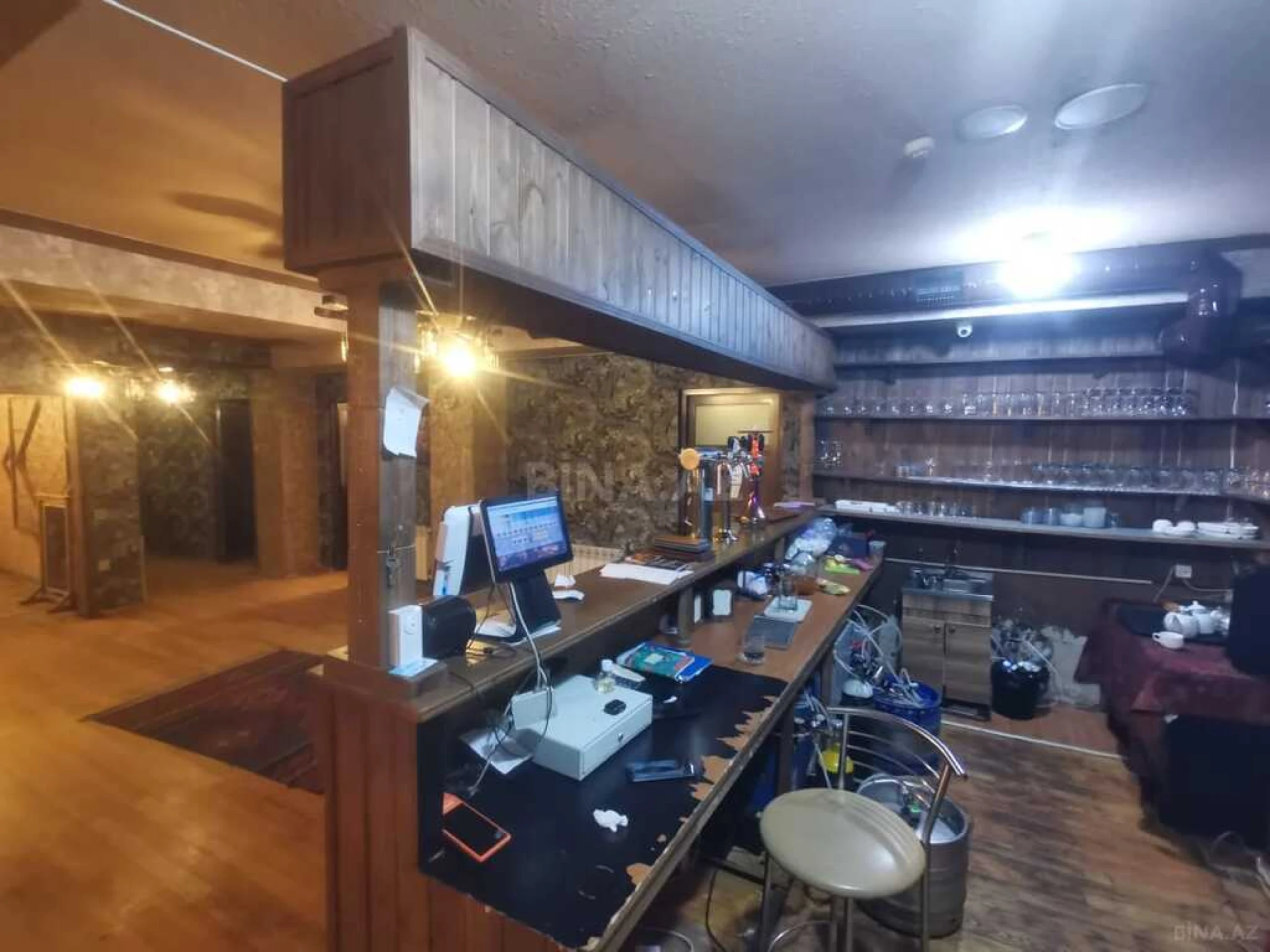 Satılır obyekt 300 m²