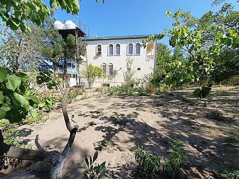 Satılır 6 otaqlı həyət evi 216 m²