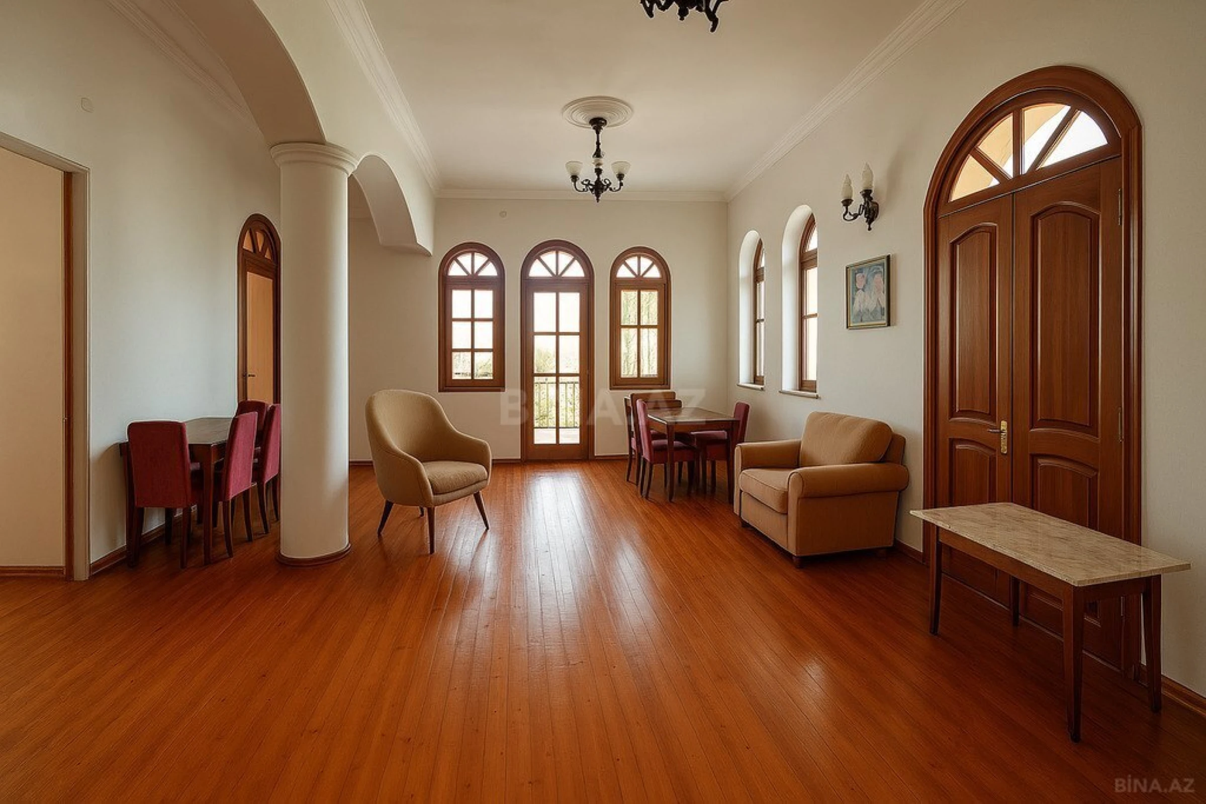 Satılır 6 otaqlı həyət evi 216 m²