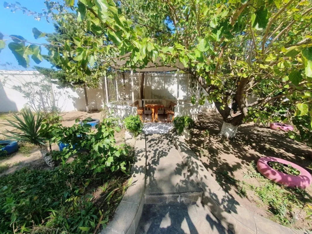 Satılır 6 otaqlı həyət evi 216 m²