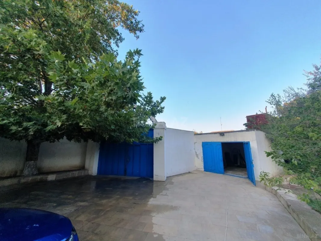 Satılır 6 otaqlı həyət evi 216 m²