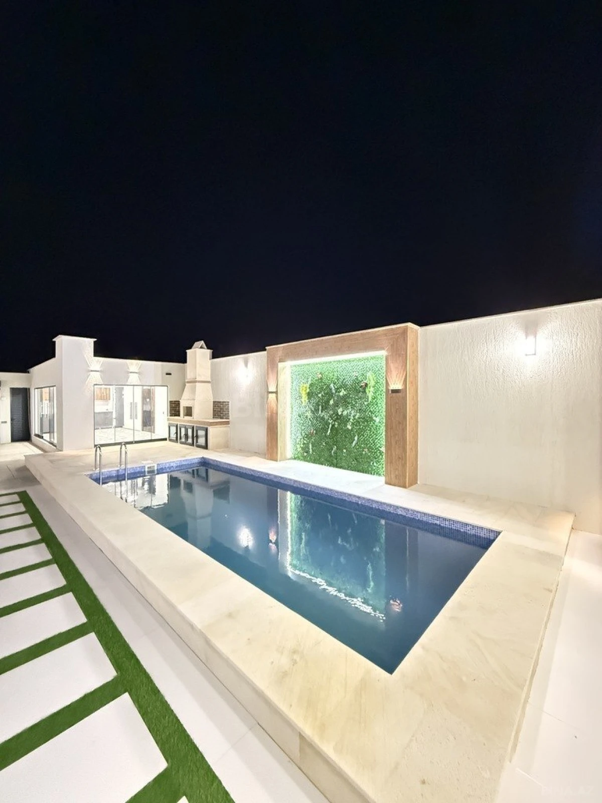 Satılır 4 otaqlı həyət evi 165 m²