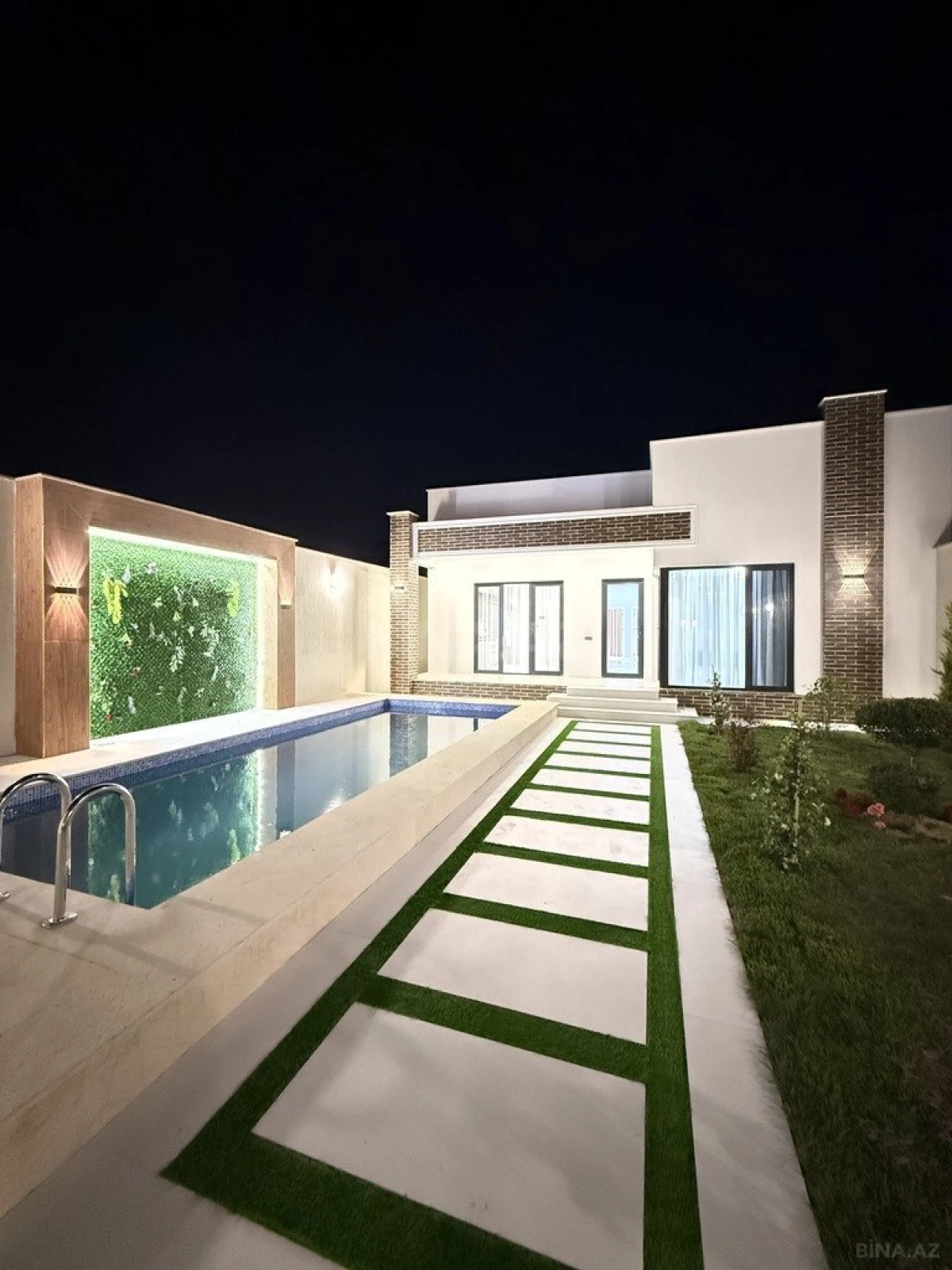 Satılır 4 otaqlı həyət evi 165 m²