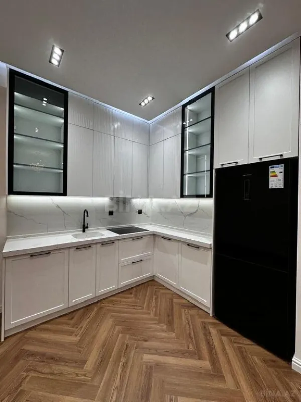 Kirayə verilir 2 otaqlı mənzil 75 m²