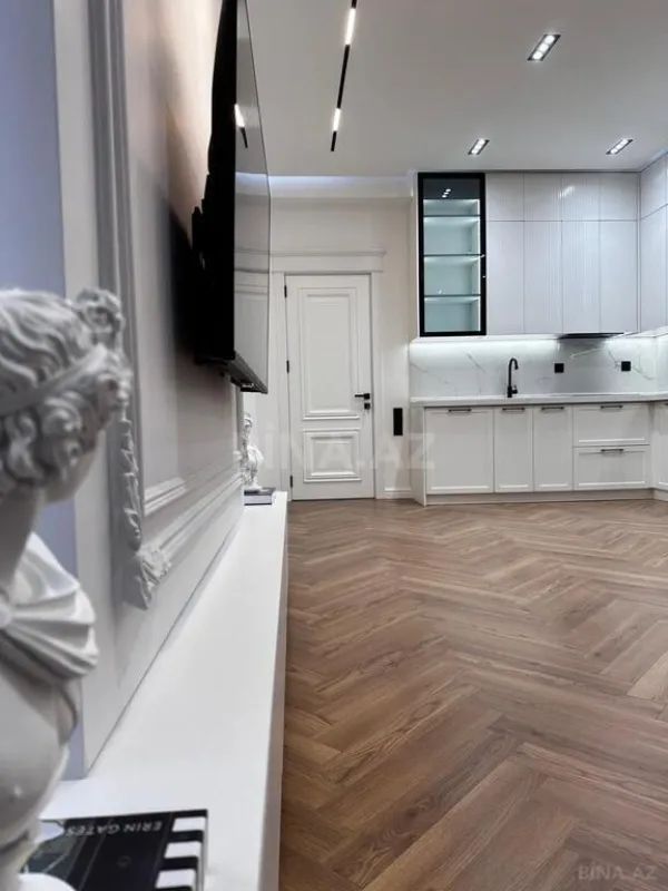 Kirayə verilir 2 otaqlı mənzil 75 m²