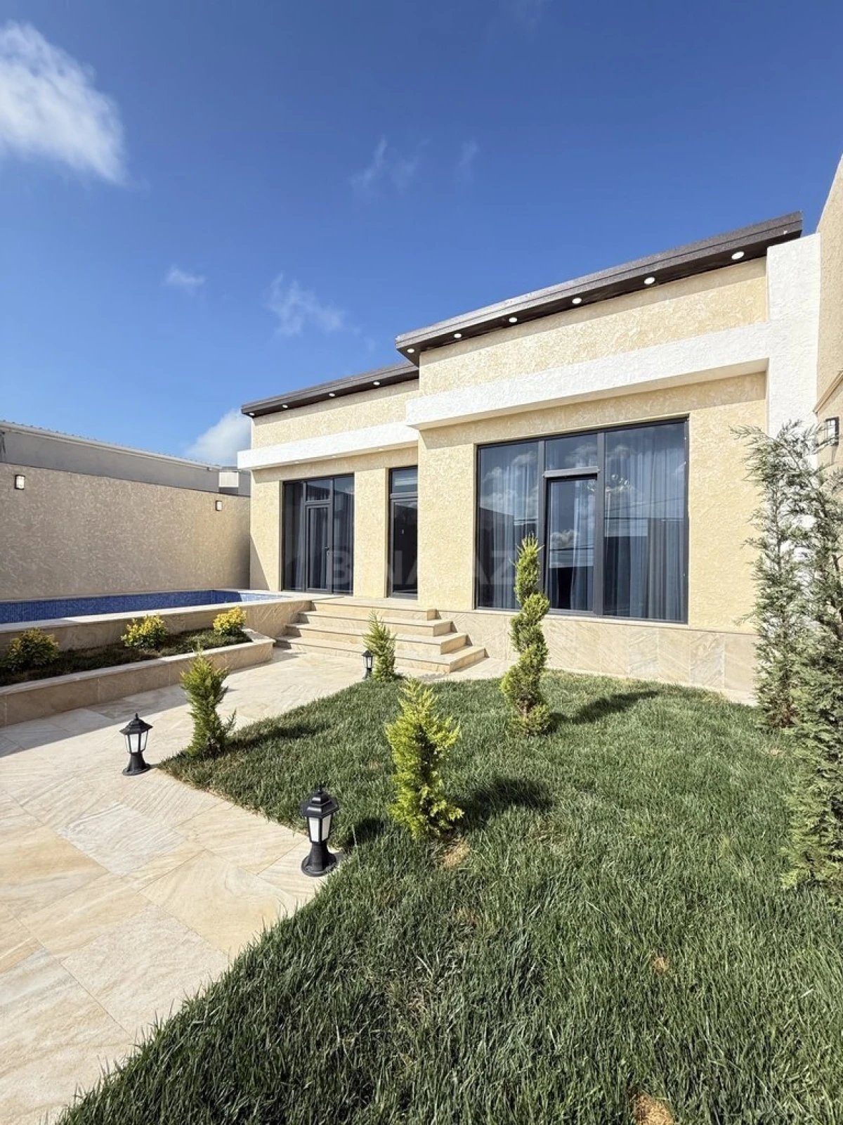 Satılır 4 otaqlı həyət evi 150 m²