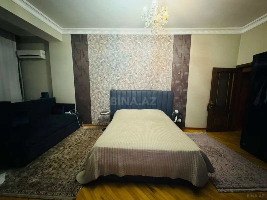 Satılır 2 otaqlı mənzil 115 m²
