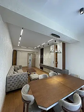 Satılır 3 otaqlı mənzil 132.2 m²