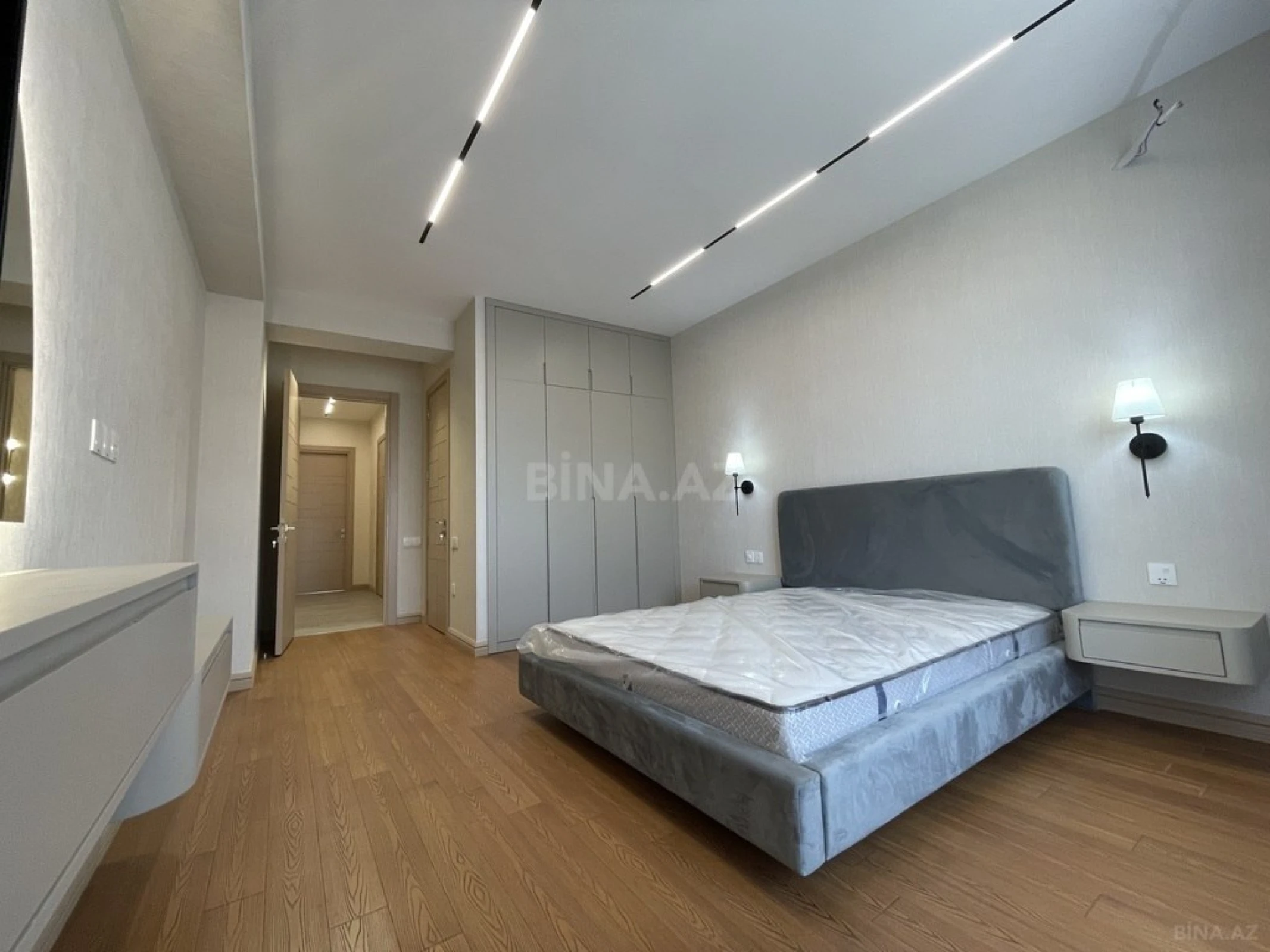 Satılır 3 otaqlı mənzil 132.2 m²