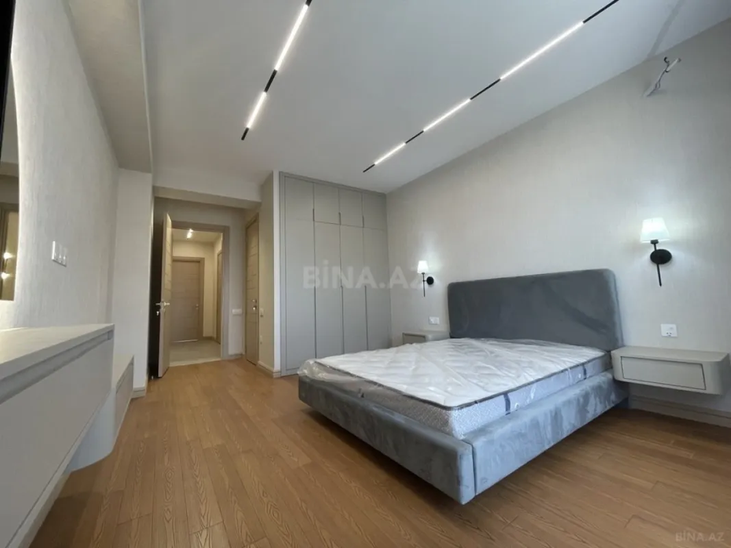 Satılır 3 otaqlı mənzil 132.2 m²