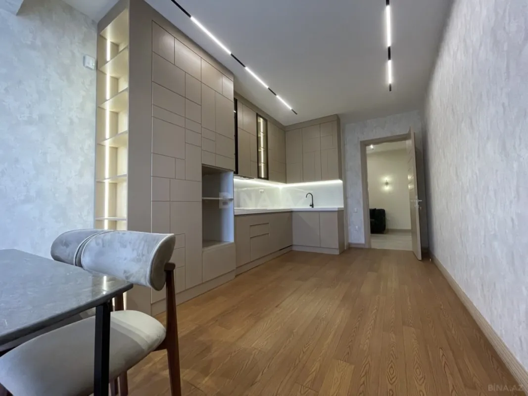 Satılır 3 otaqlı mənzil 132.2 m²