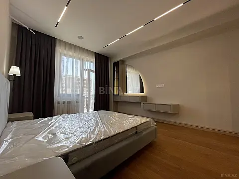 Satılır 3 otaqlı mənzil 132.2 m²