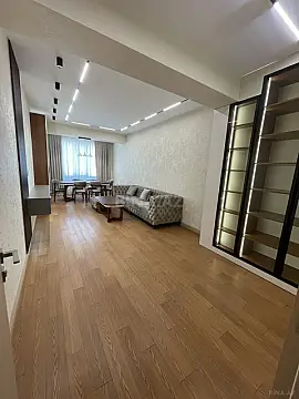 Satılır 3 otaqlı mənzil 132.2 m²