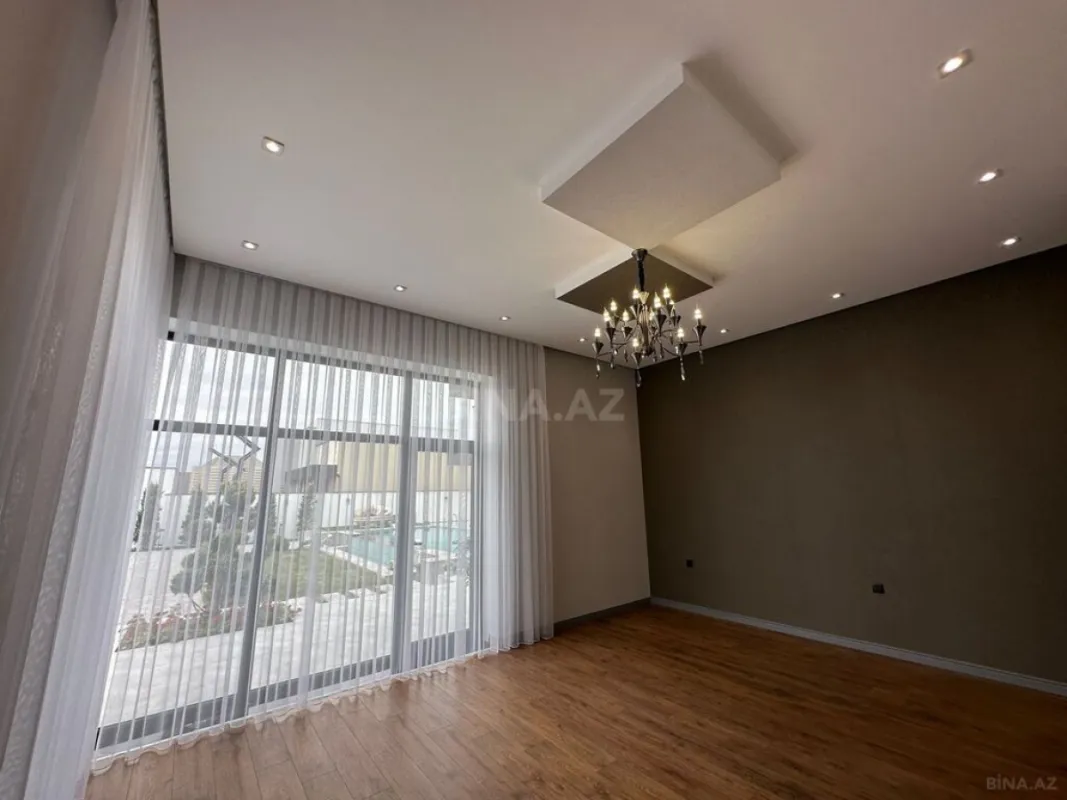 Satılır 5 otaqlı həyət evi 300 m²