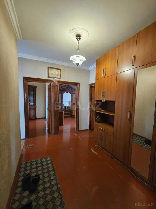 Satılır 4 otaqlı mənzil 105 m²