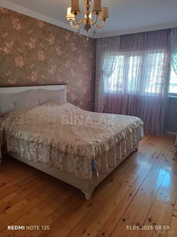 Satılır 4 otaqlı mənzil 120 m²