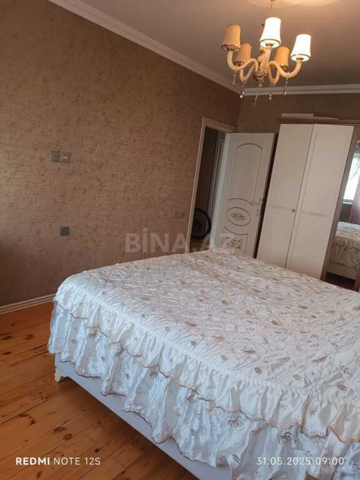 Satılır 4 otaqlı mənzil 120 m²