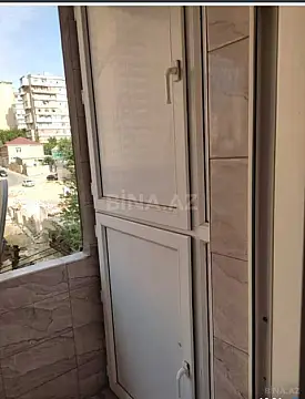 Satılır 4 otaqlı mənzil 120 m²