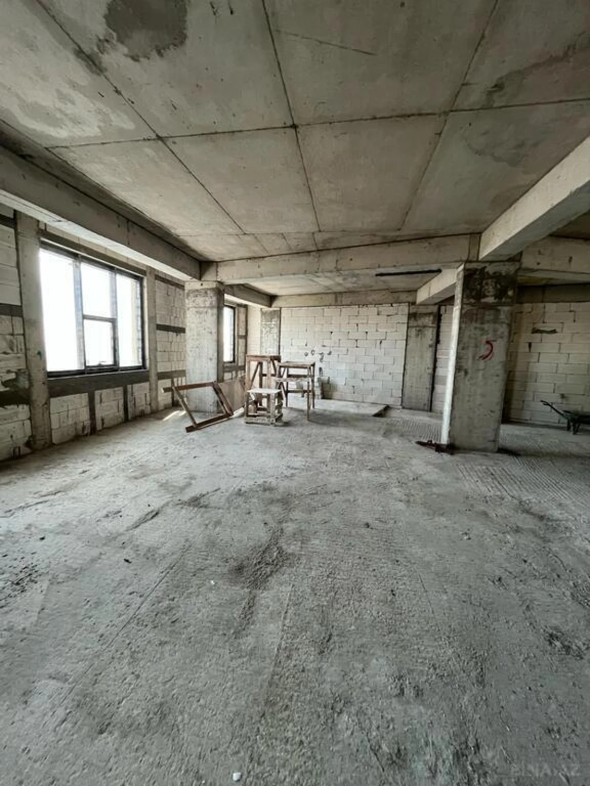 Satılır obyekt 332 m²