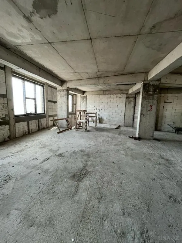 Satılır obyekt 332 m²