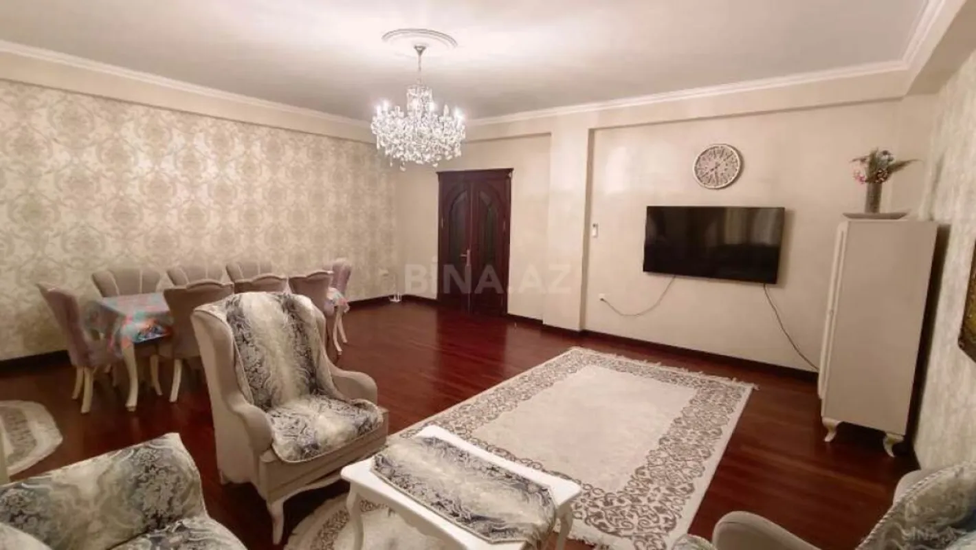 Satılır 3 otaqlı mənzil 157 m²