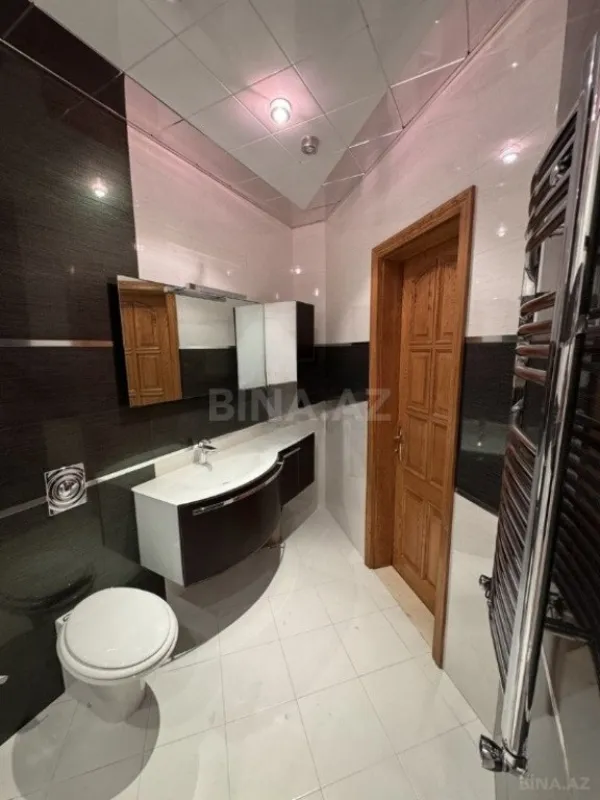 Satılır 10 otaqlı həyət evi 544 m²