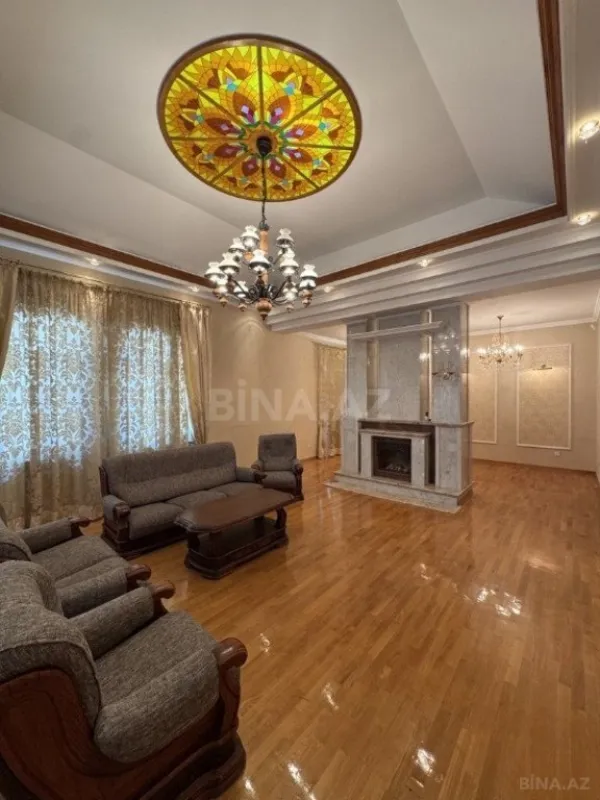 Satılır 10 otaqlı həyət evi 544 m²