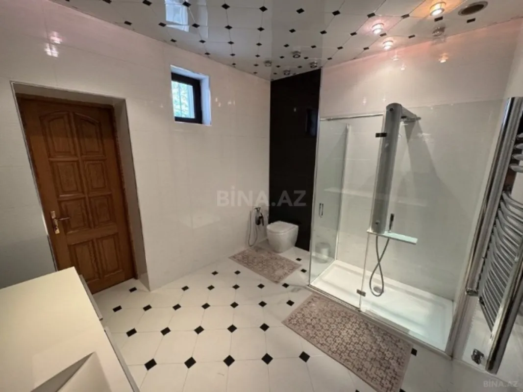 Satılır 10 otaqlı həyət evi 544 m²