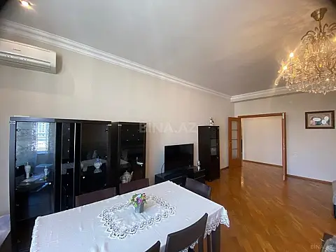 Satılır 3 otaqlı mənzil 137 m²
