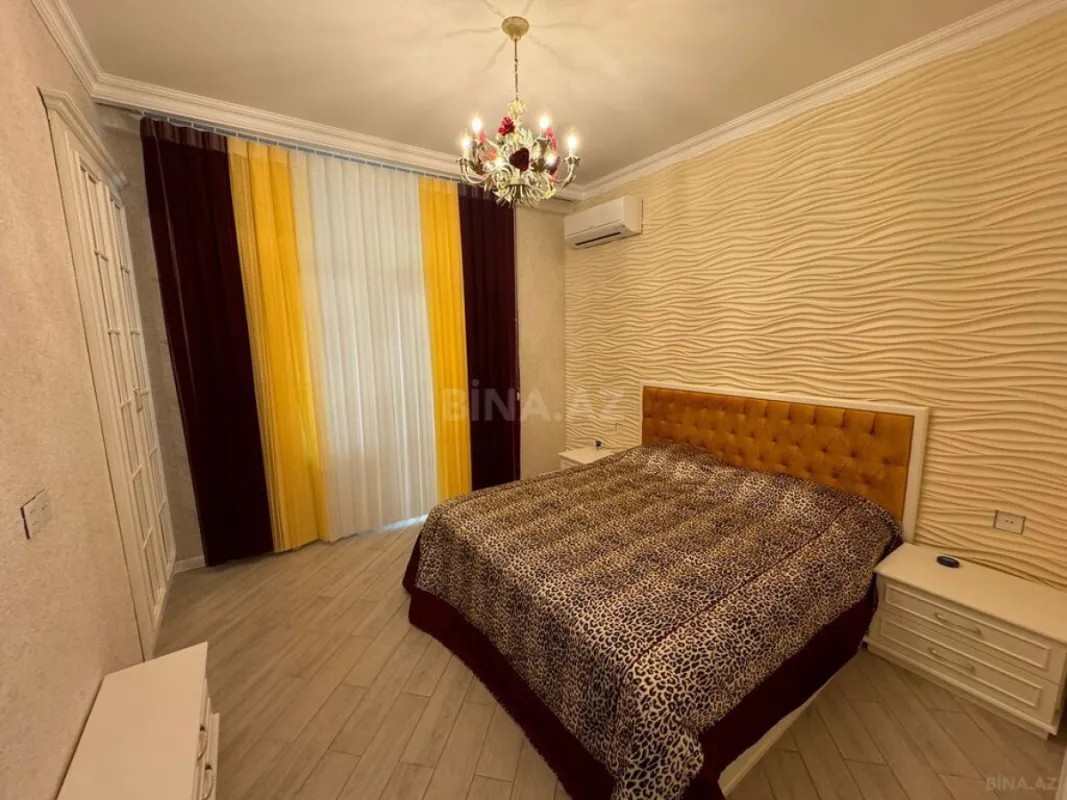 Satılır 5 otaqlı mənzil 234 m²